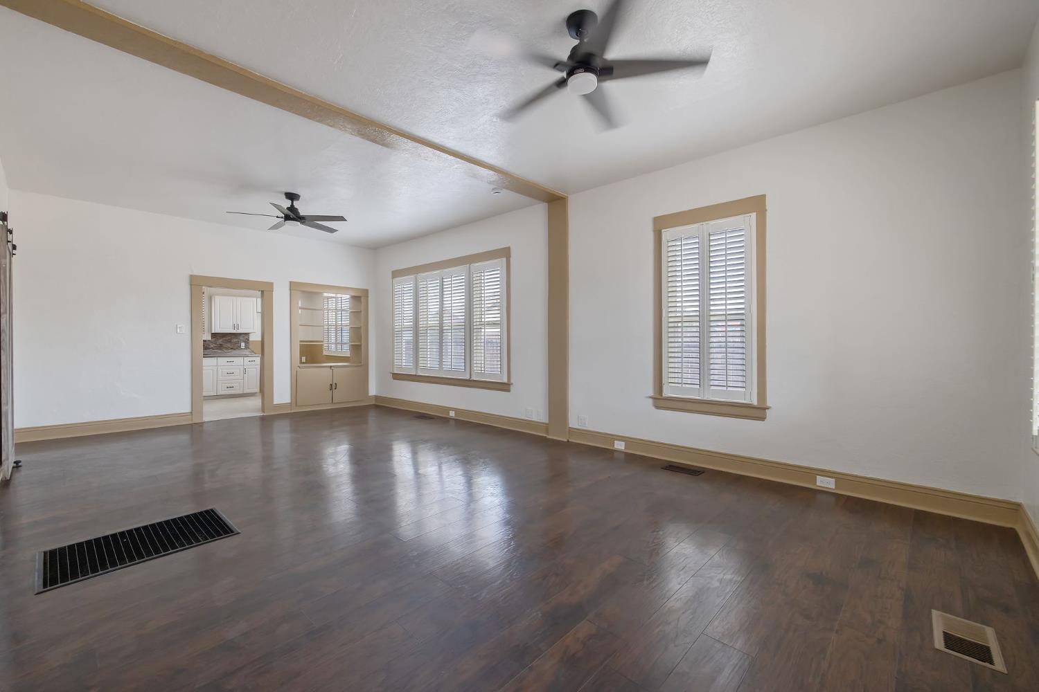 112 Irwin Ct, Hanford, CA 93230