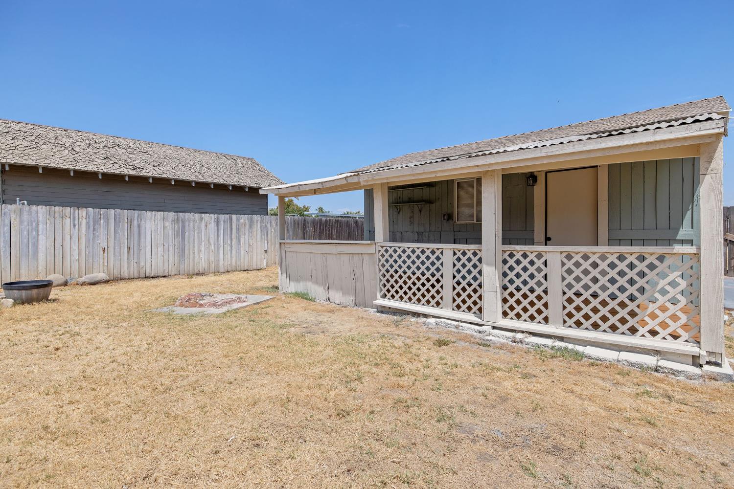 112 Irwin Ct, Hanford, CA 93230