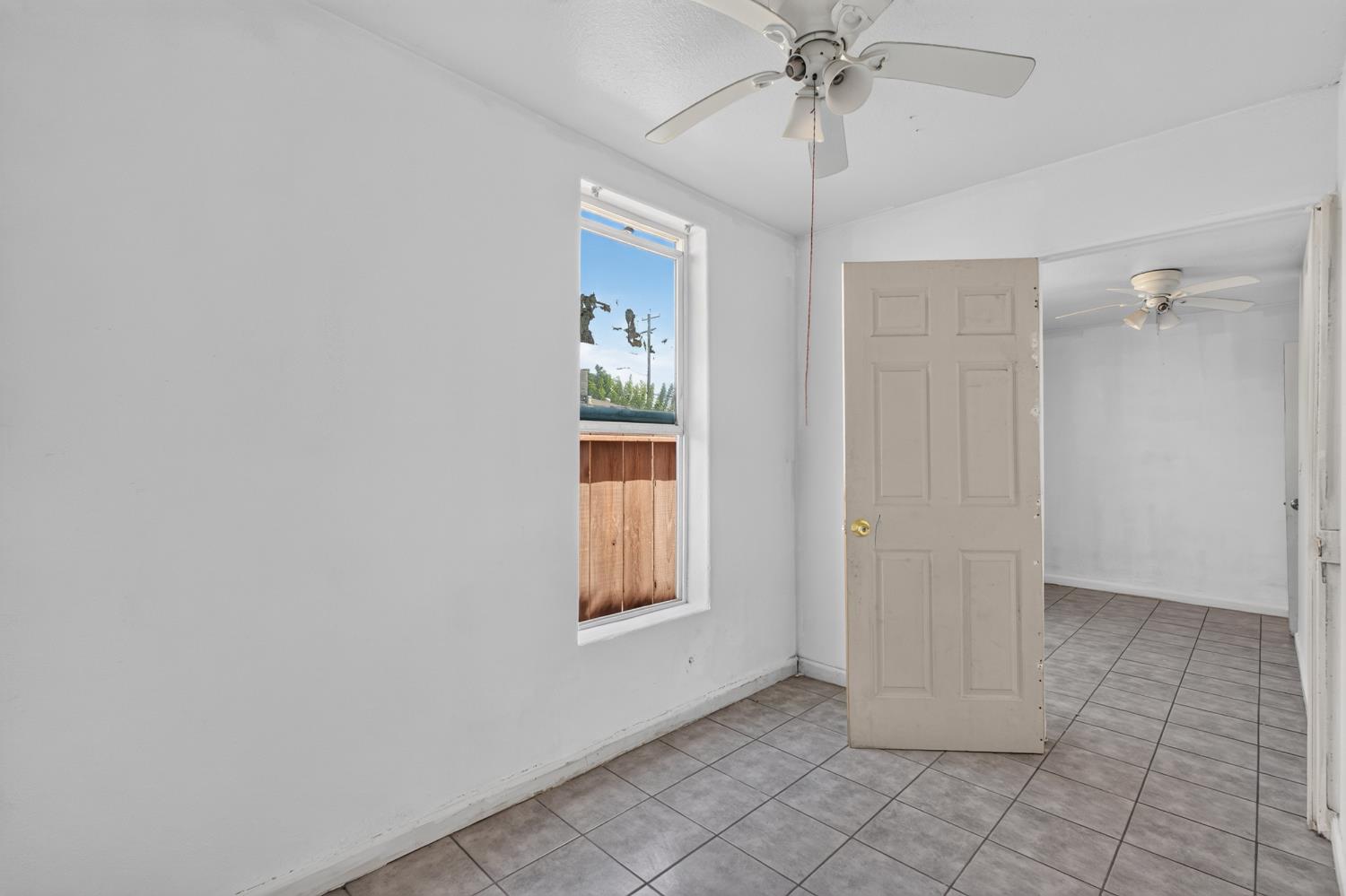 718 Nebraska Ave, Madera, CA 93638