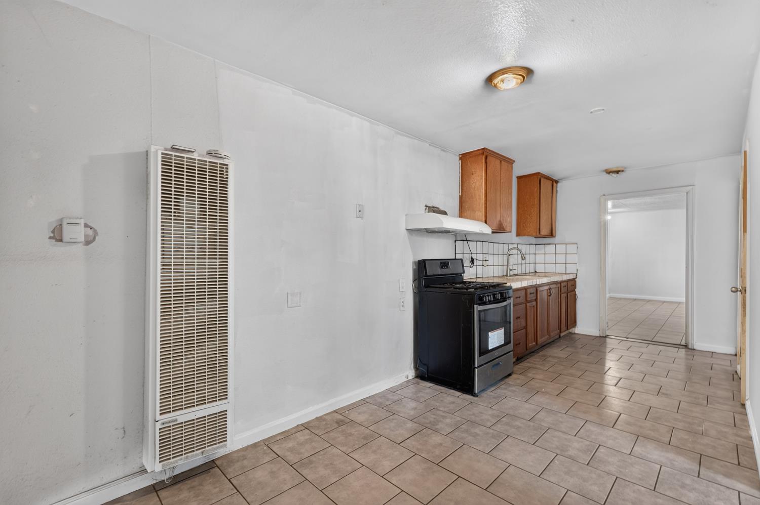 718 Nebraska Ave, Madera, CA 93638
