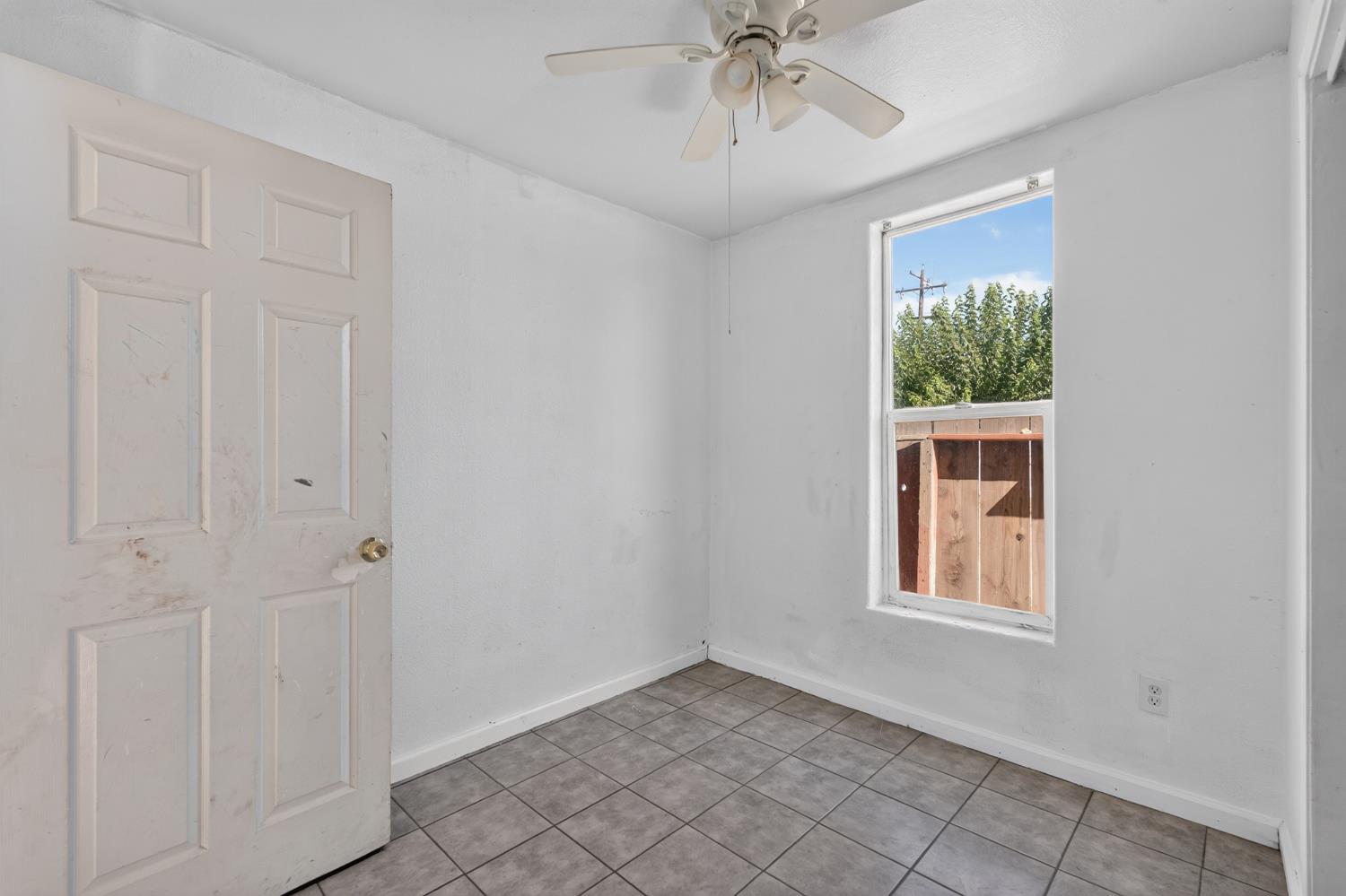 718 Nebraska Ave, Madera, CA 93638