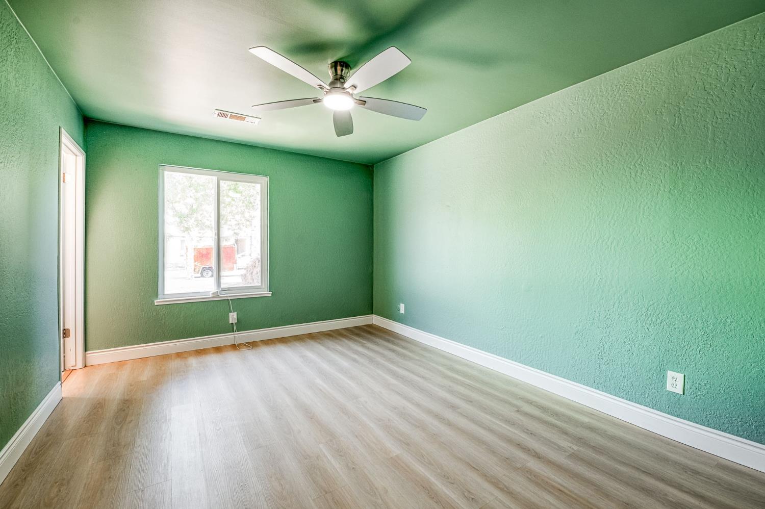4157 N Babigian Ave, Fresno, CA 93722
