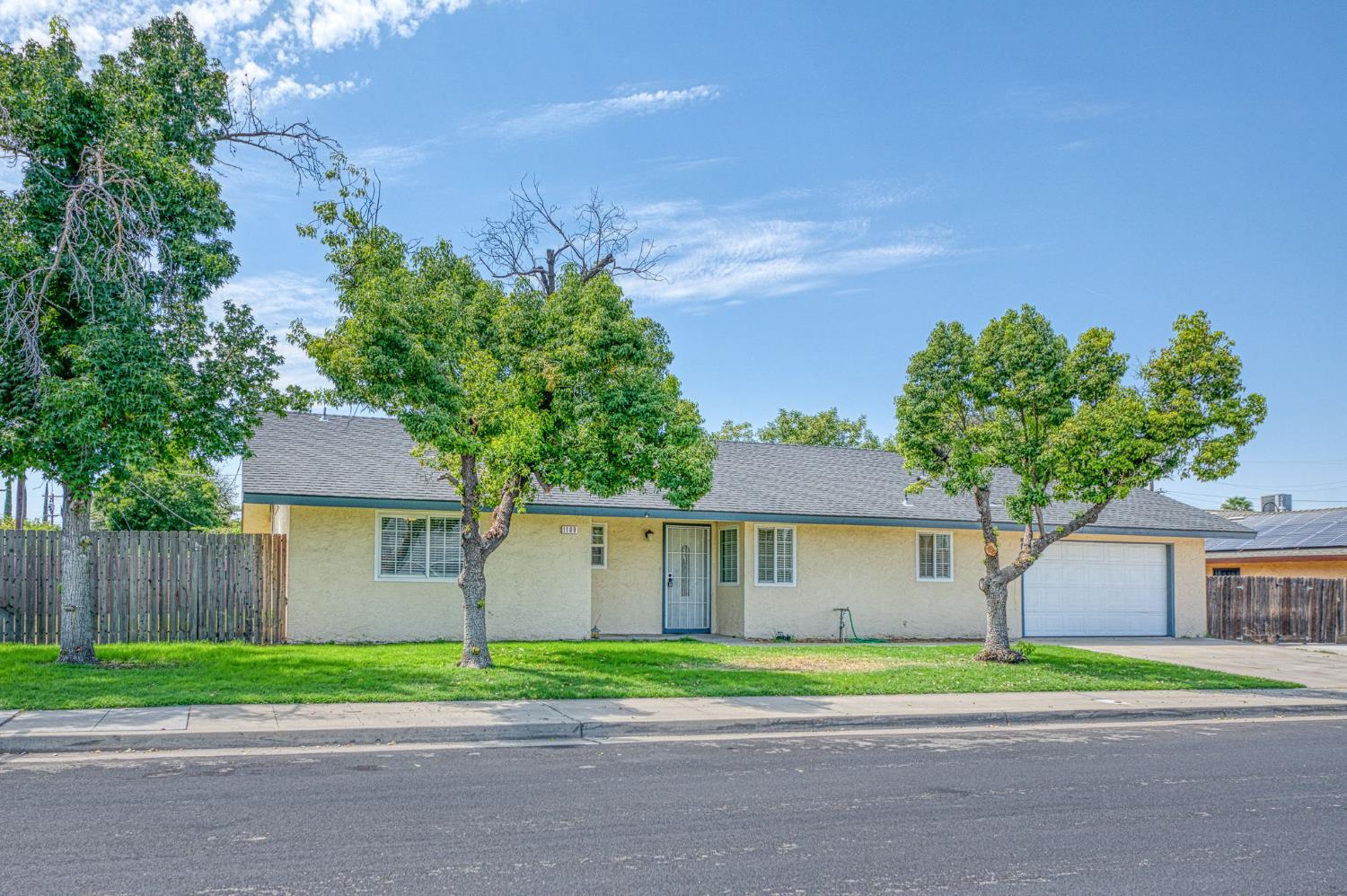 1189 Jefferson Ave, Clovis, CA 93612