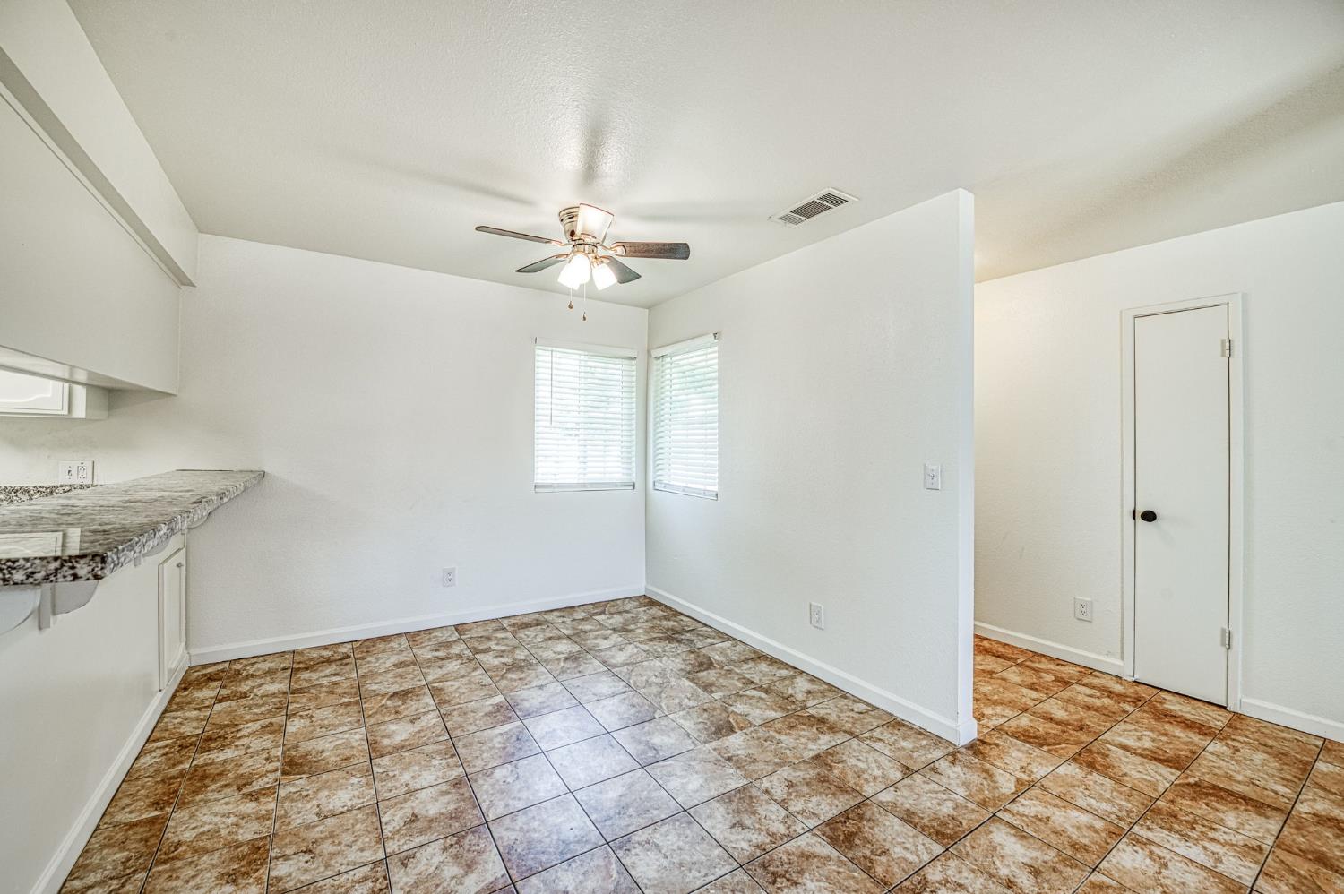 1189 Jefferson Ave, Clovis, CA 93612