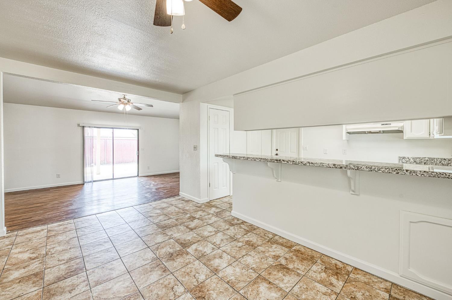 1189 Jefferson Ave, Clovis, CA 93612