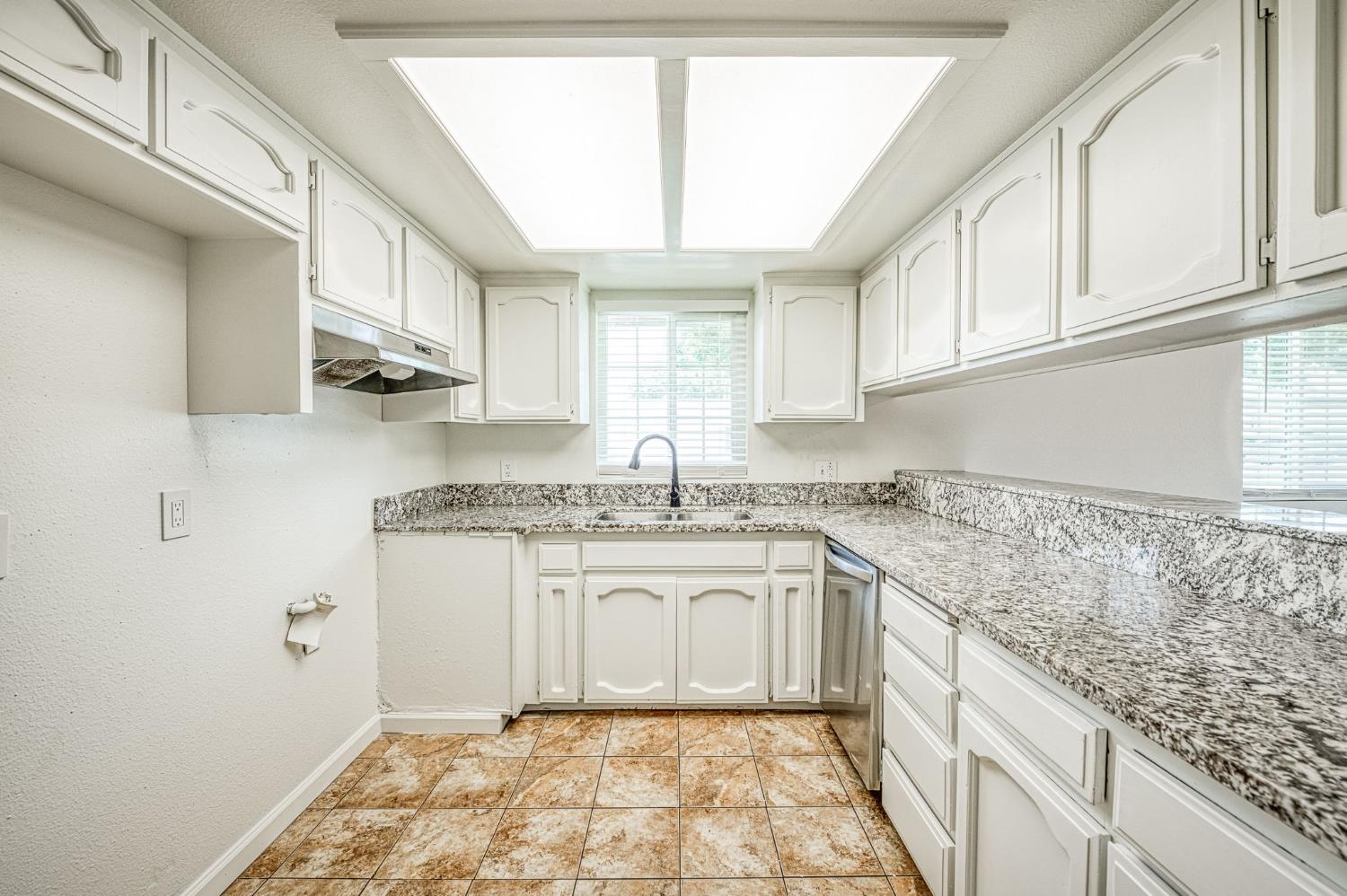 1189 Jefferson Ave, Clovis, CA 93612