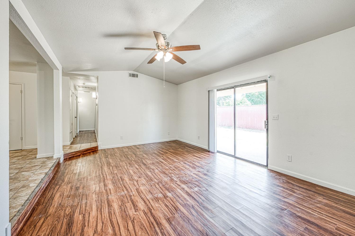 1189 Jefferson Ave, Clovis, CA 93612