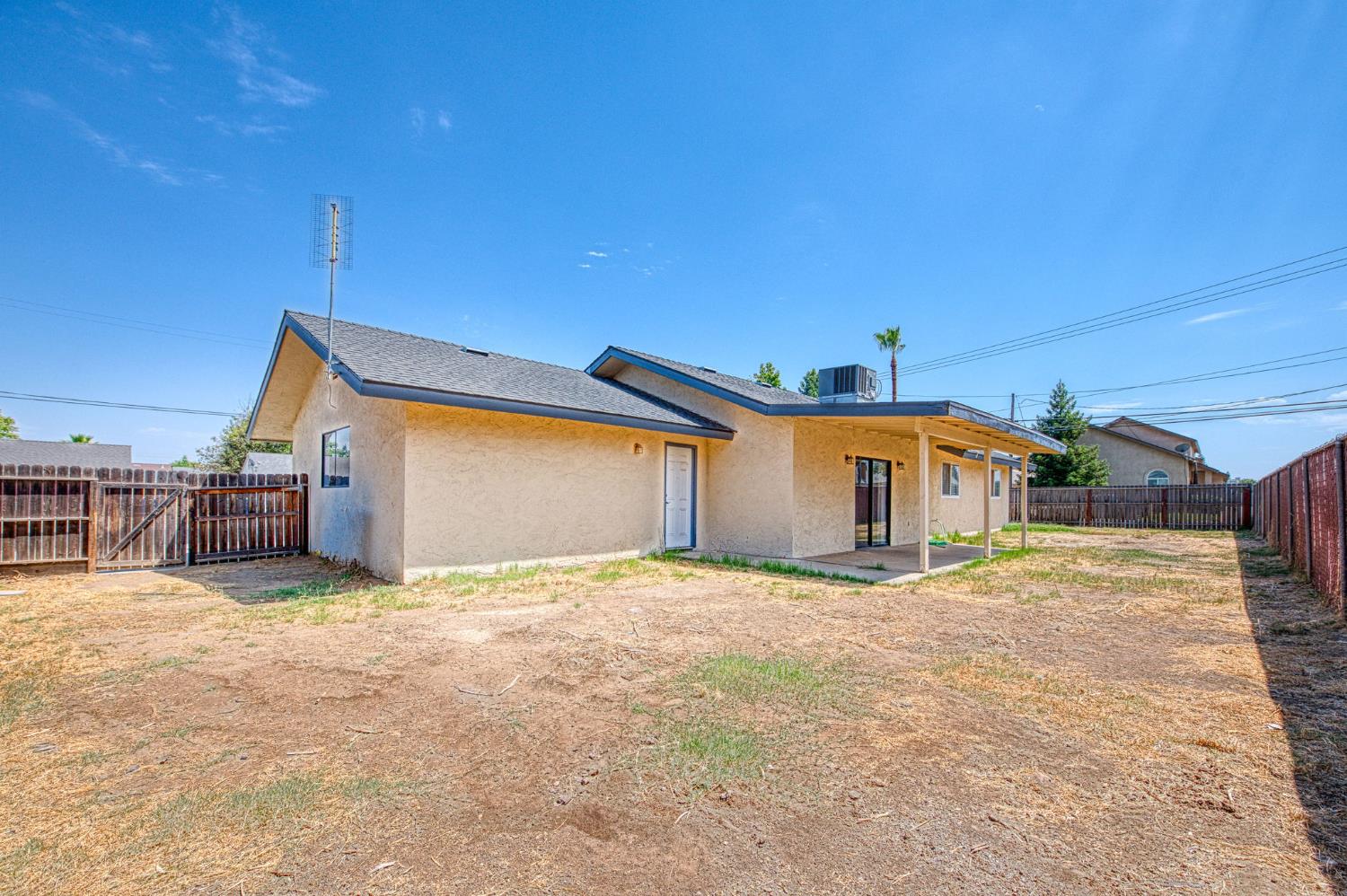 1189 Jefferson Ave, Clovis, CA 93612