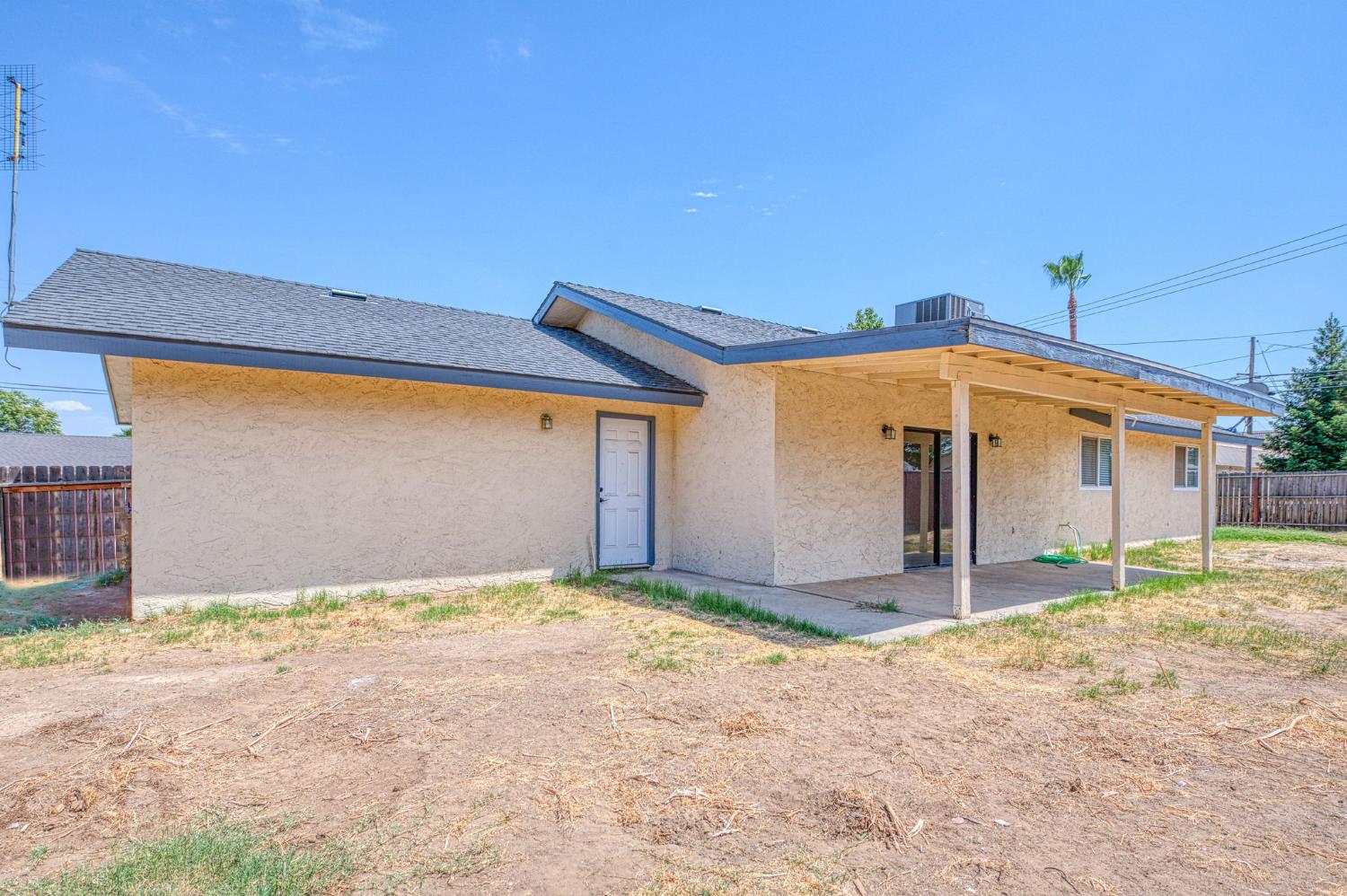 1189 Jefferson Ave, Clovis, CA 93612