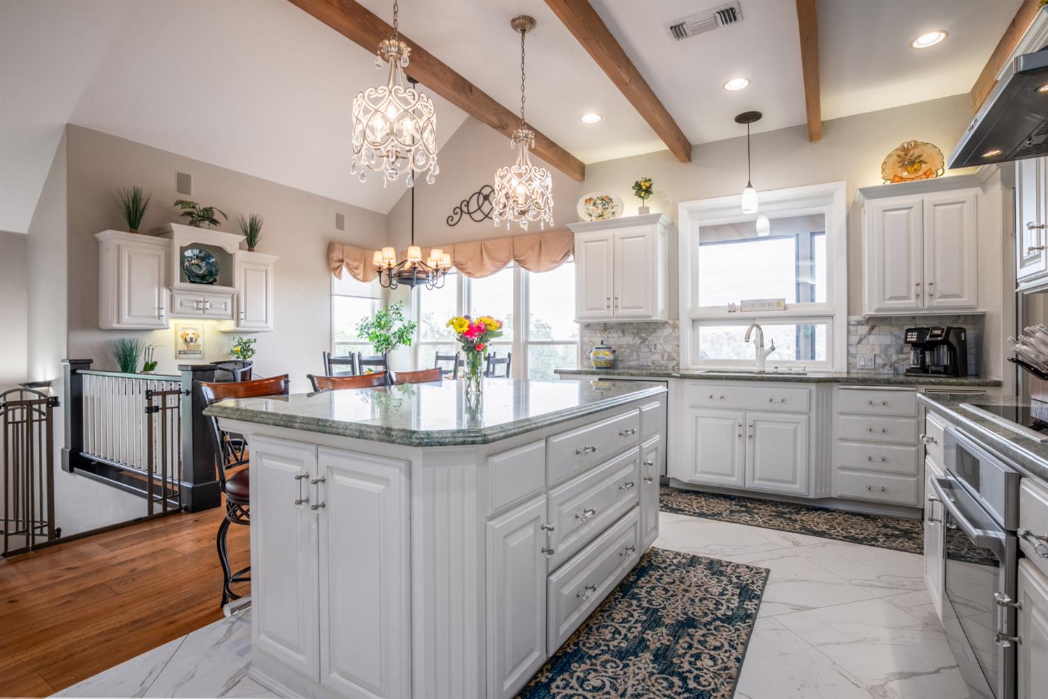 22113 Oak Glen Ln, Friant, CA 93626