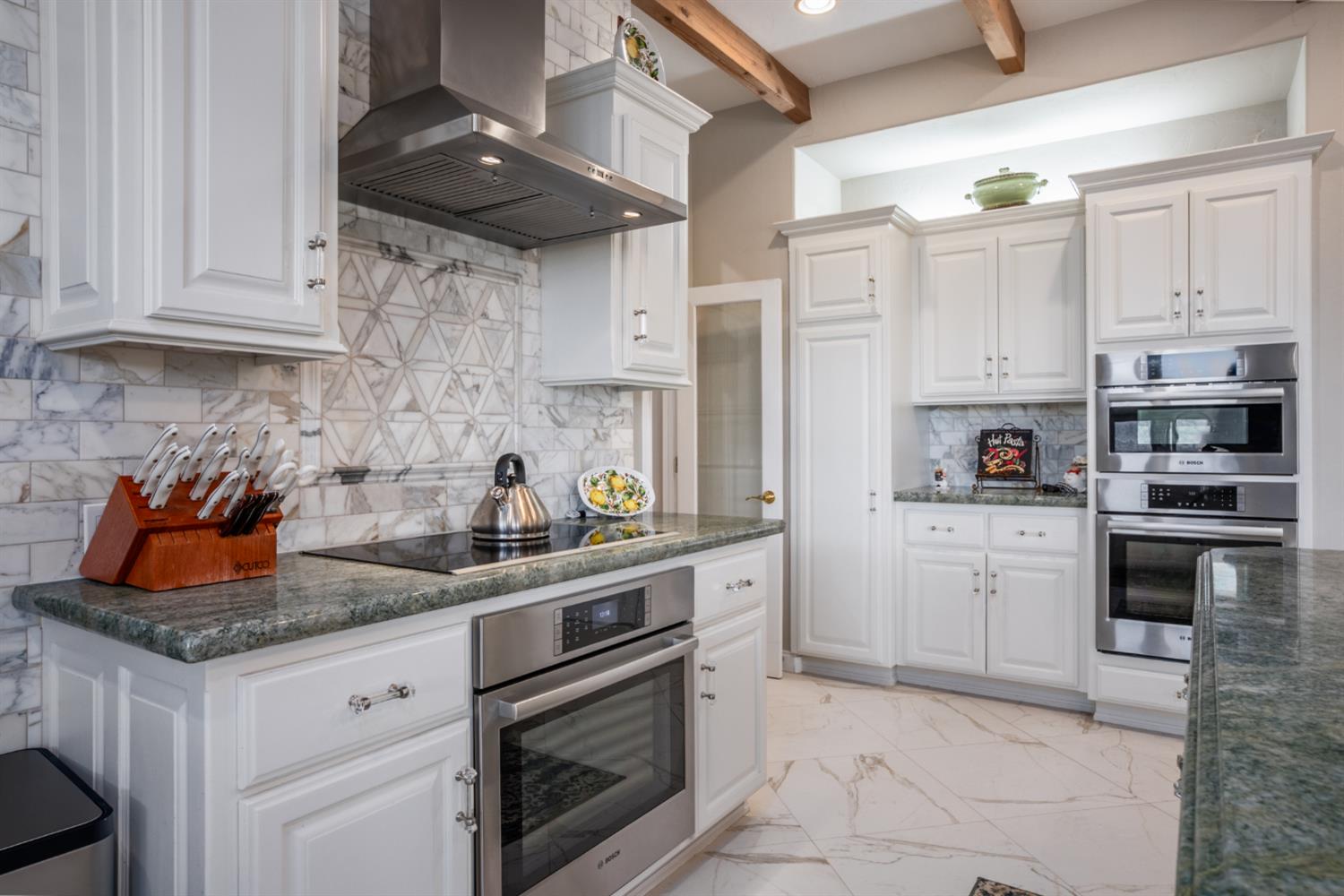 22113 Oak Glen Ln, Friant, CA 93626