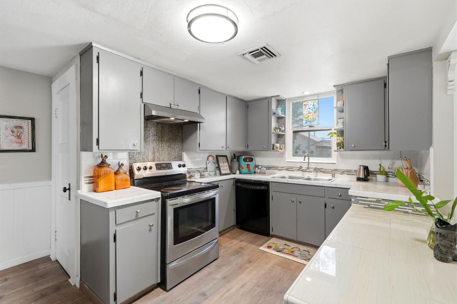 509 N Villa Ave, Dinuba, CA 93618