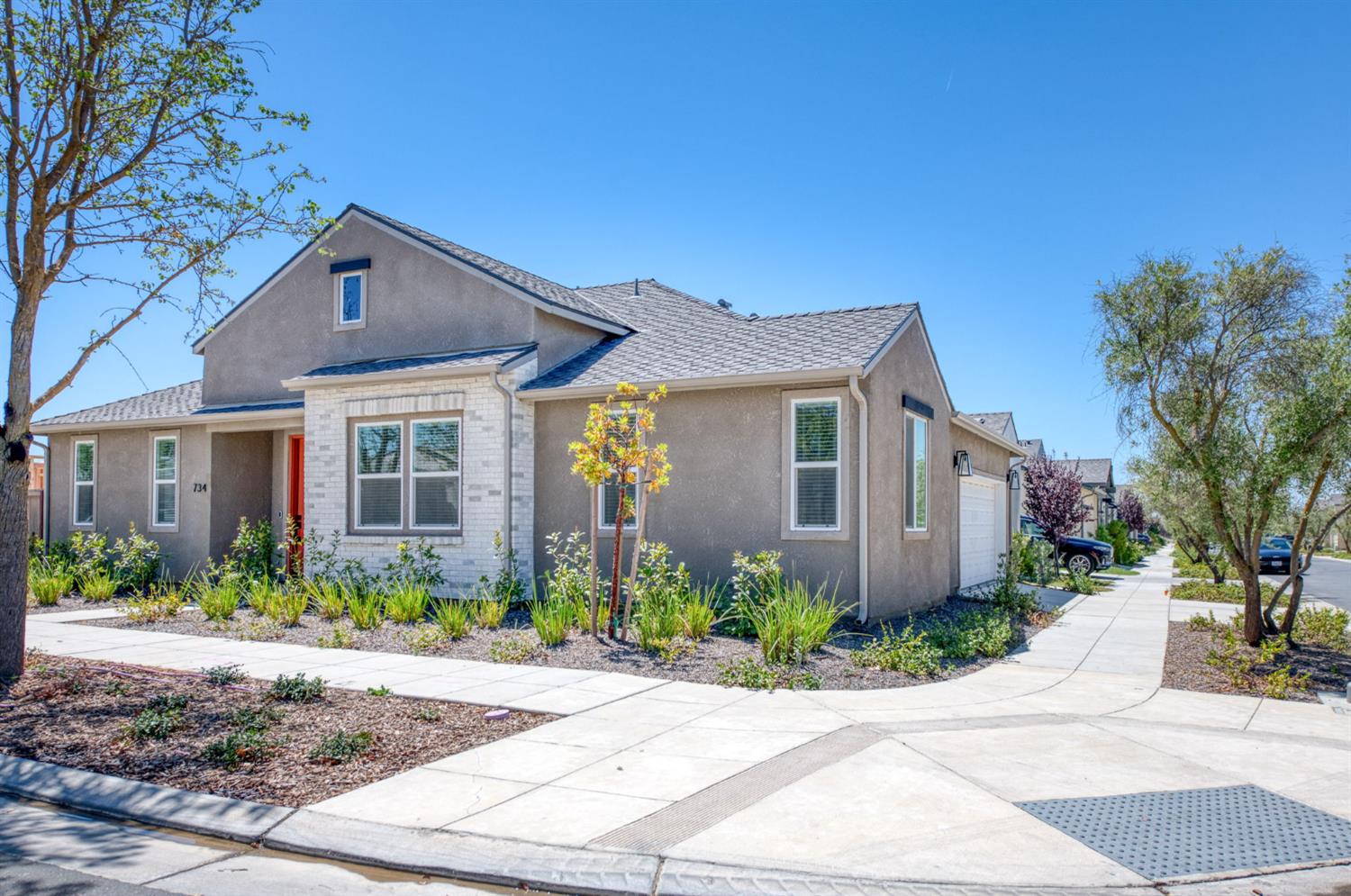 734 Josephine, Madera, CA 93636