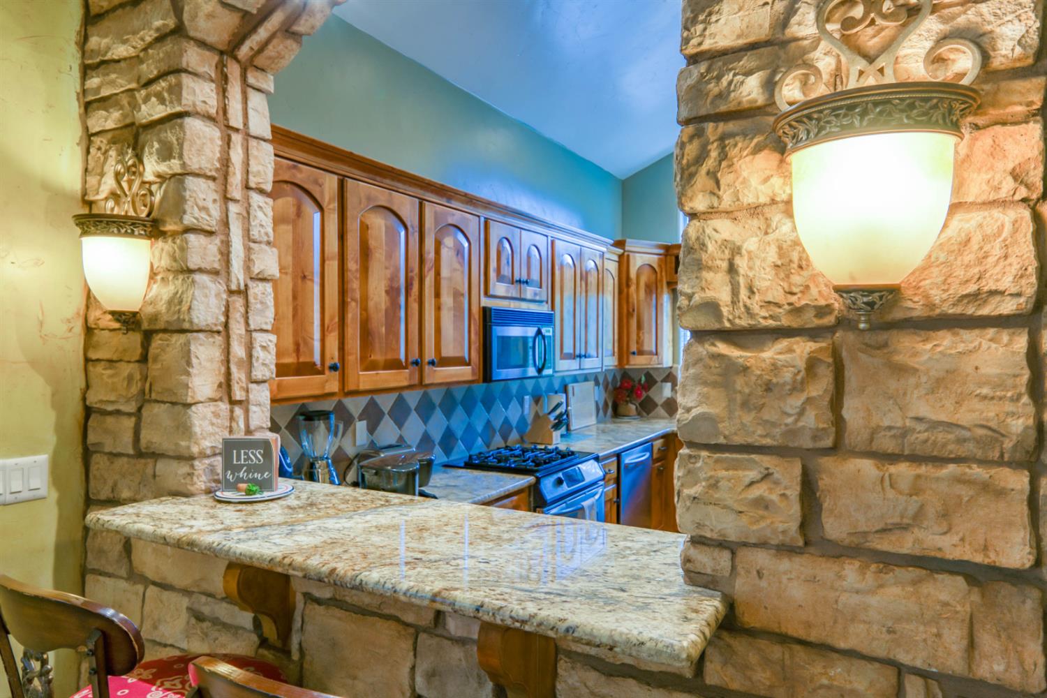 40739 Silvertip Ln, Shaver Lake, CA 93664