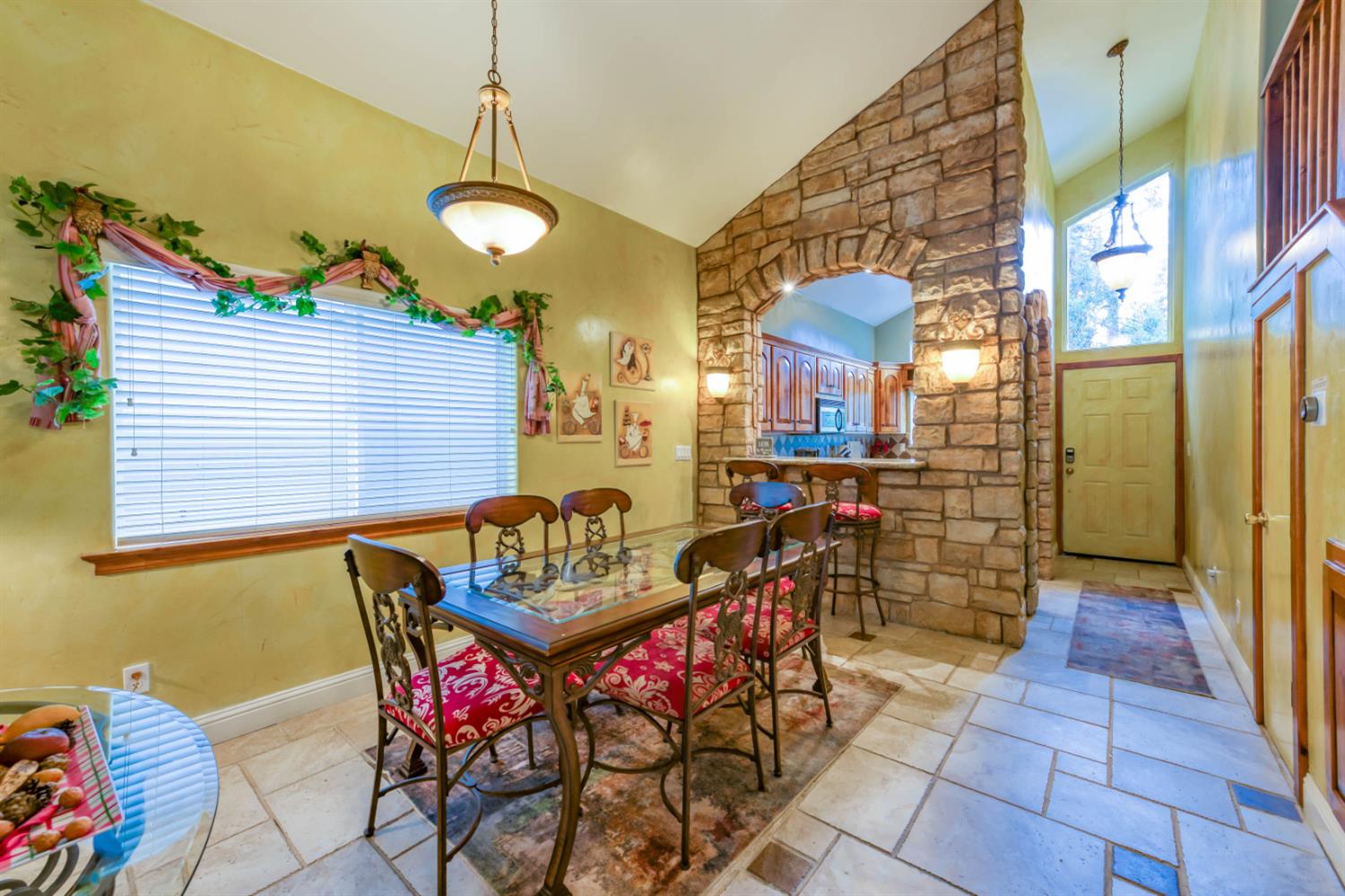 40739 Silvertip Ln, Shaver Lake, CA 93664