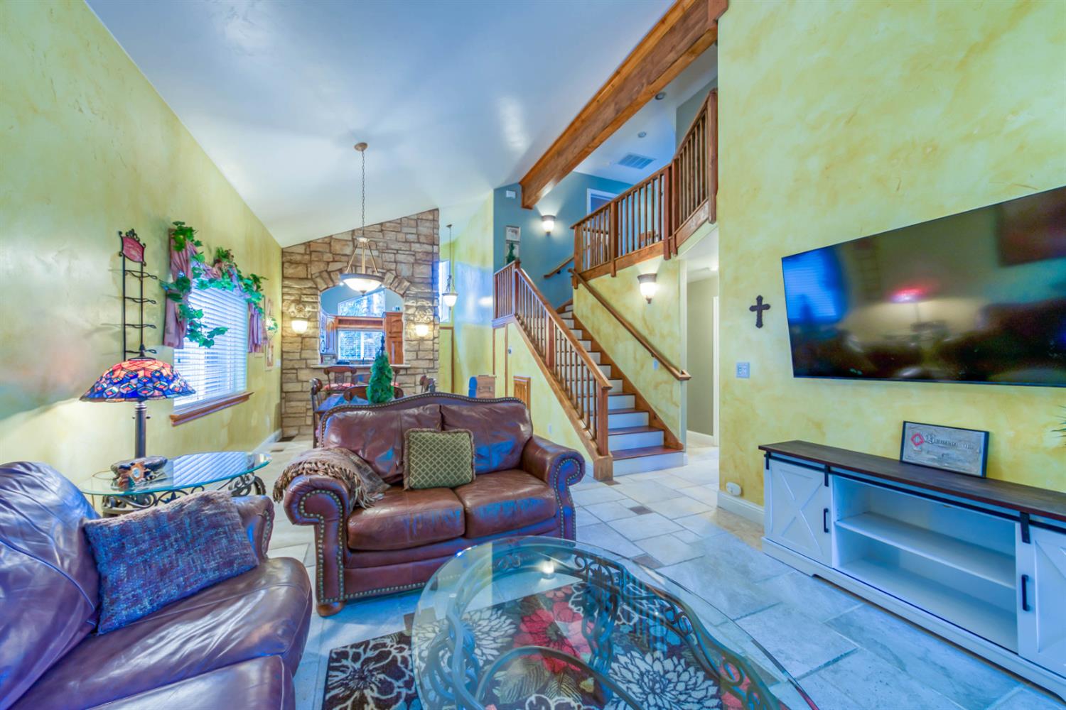 40739 Silvertip Ln, Shaver Lake, CA 93664
