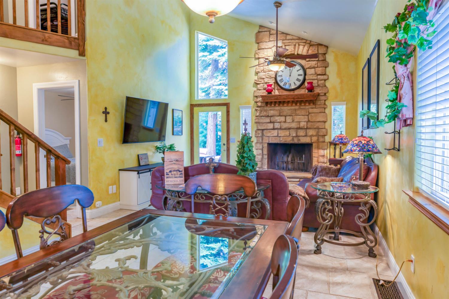 40739 Silvertip Ln, Shaver Lake, CA 93664