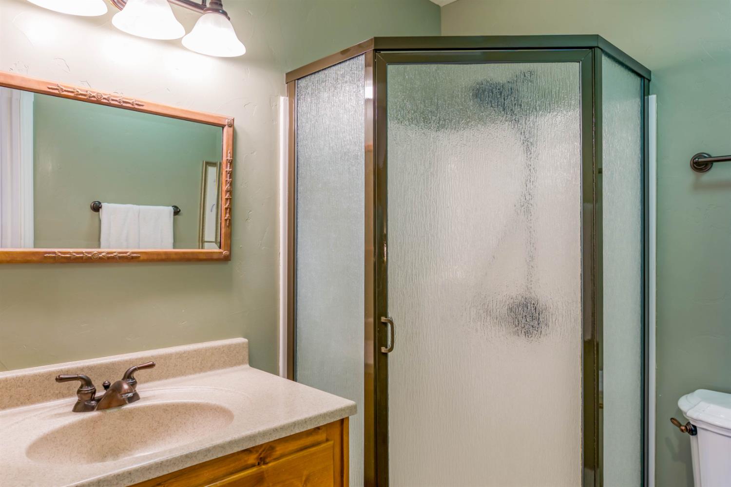 40739 Silvertip Ln, Shaver Lake, CA 93664