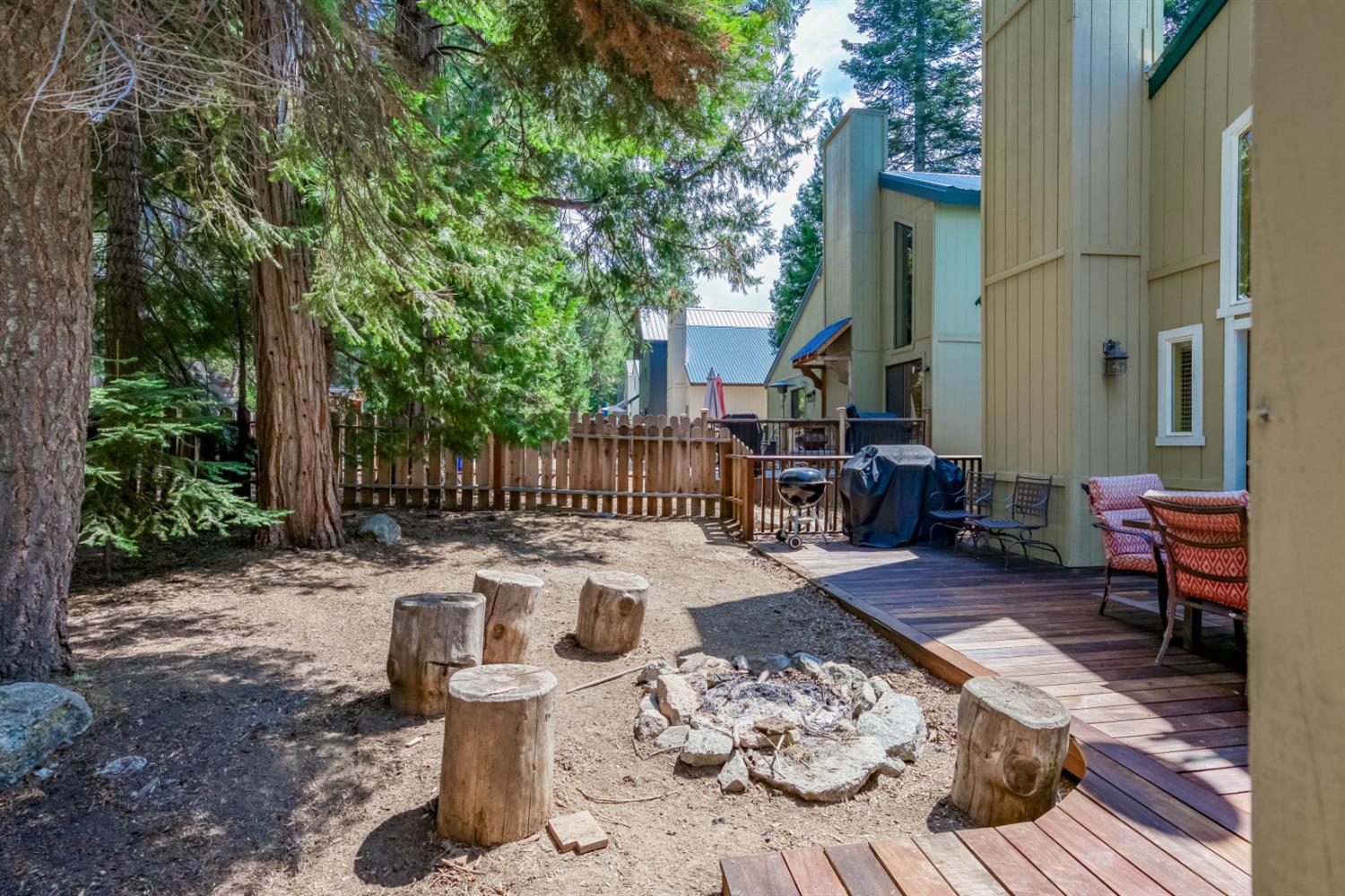 40739 Silvertip Ln, Shaver Lake, CA 93664