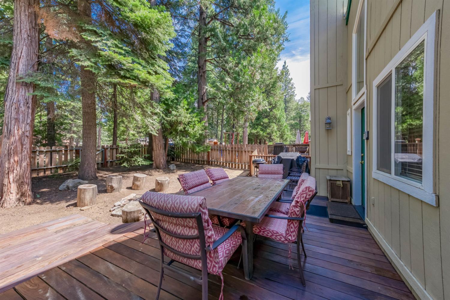 40739 Silvertip Ln, Shaver Lake, CA 93664