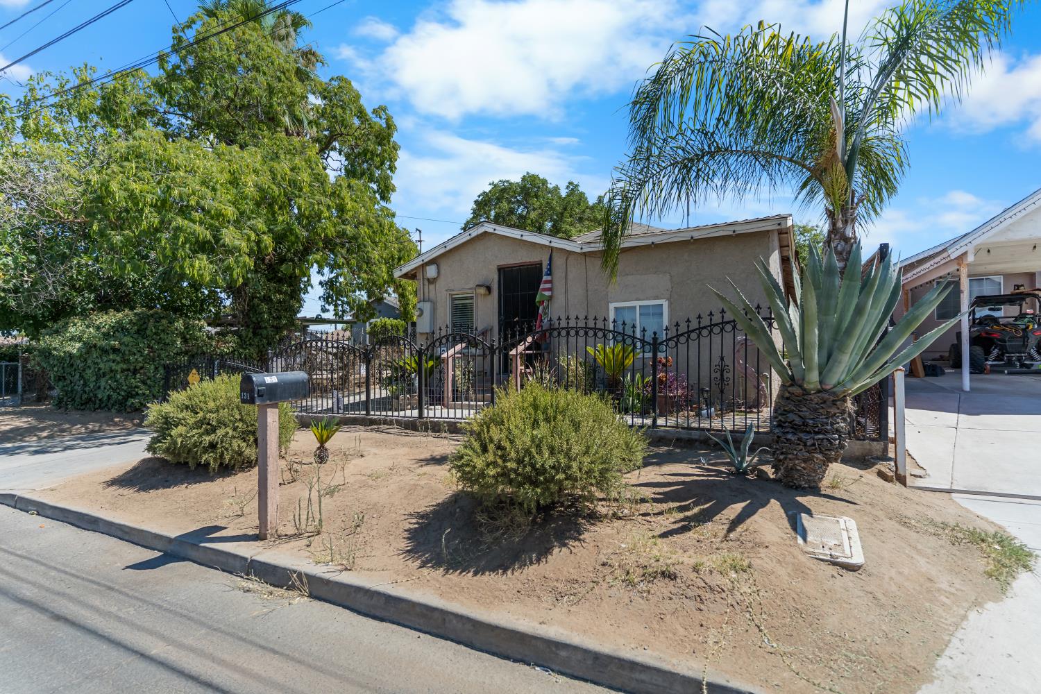 131 W Atchinson, Fresno, CA 93706