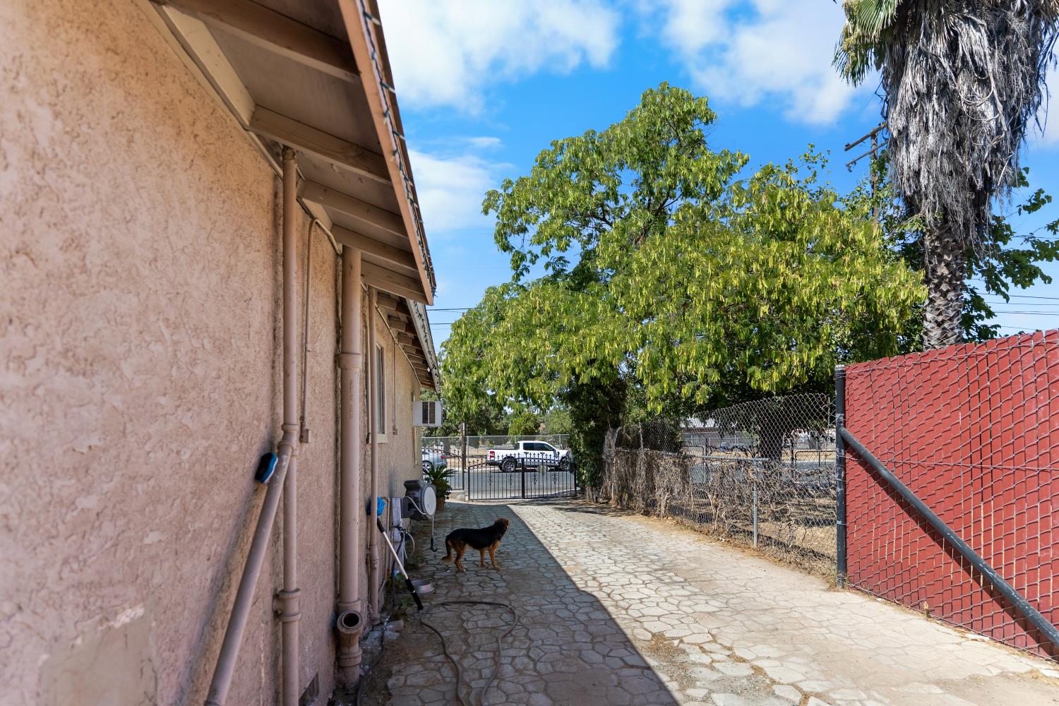 131 W Atchinson, Fresno, CA 93706