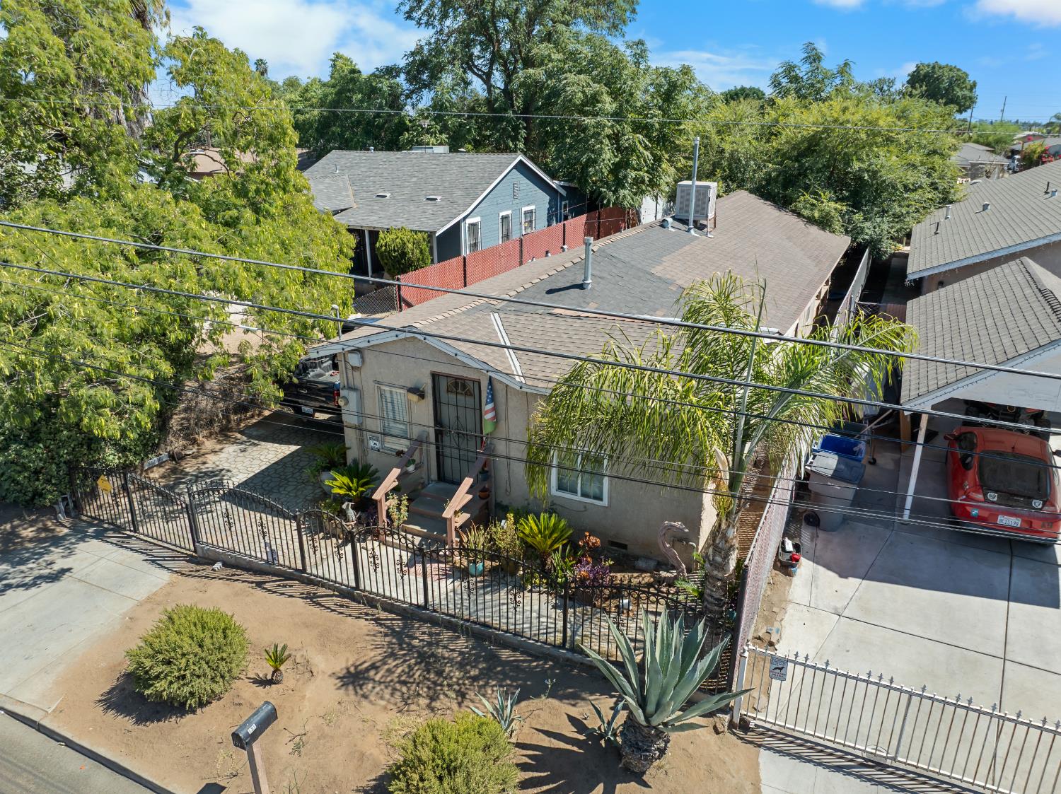 131 W Atchinson, Fresno, CA 93706