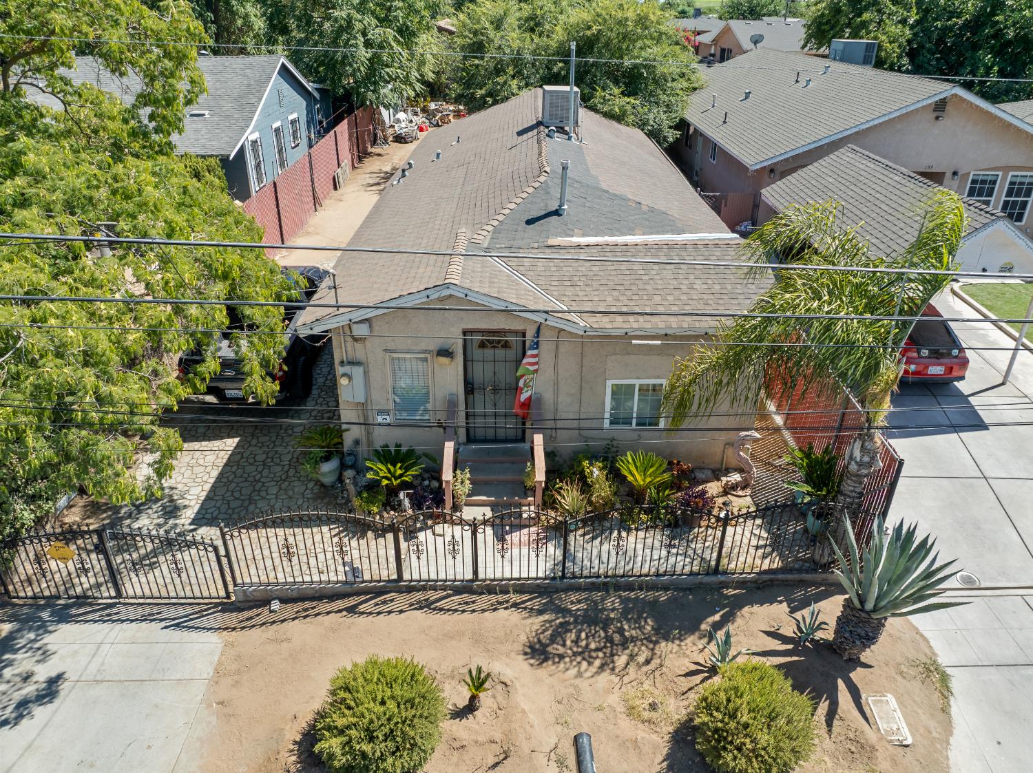 131 W Atchinson, Fresno, CA 93706