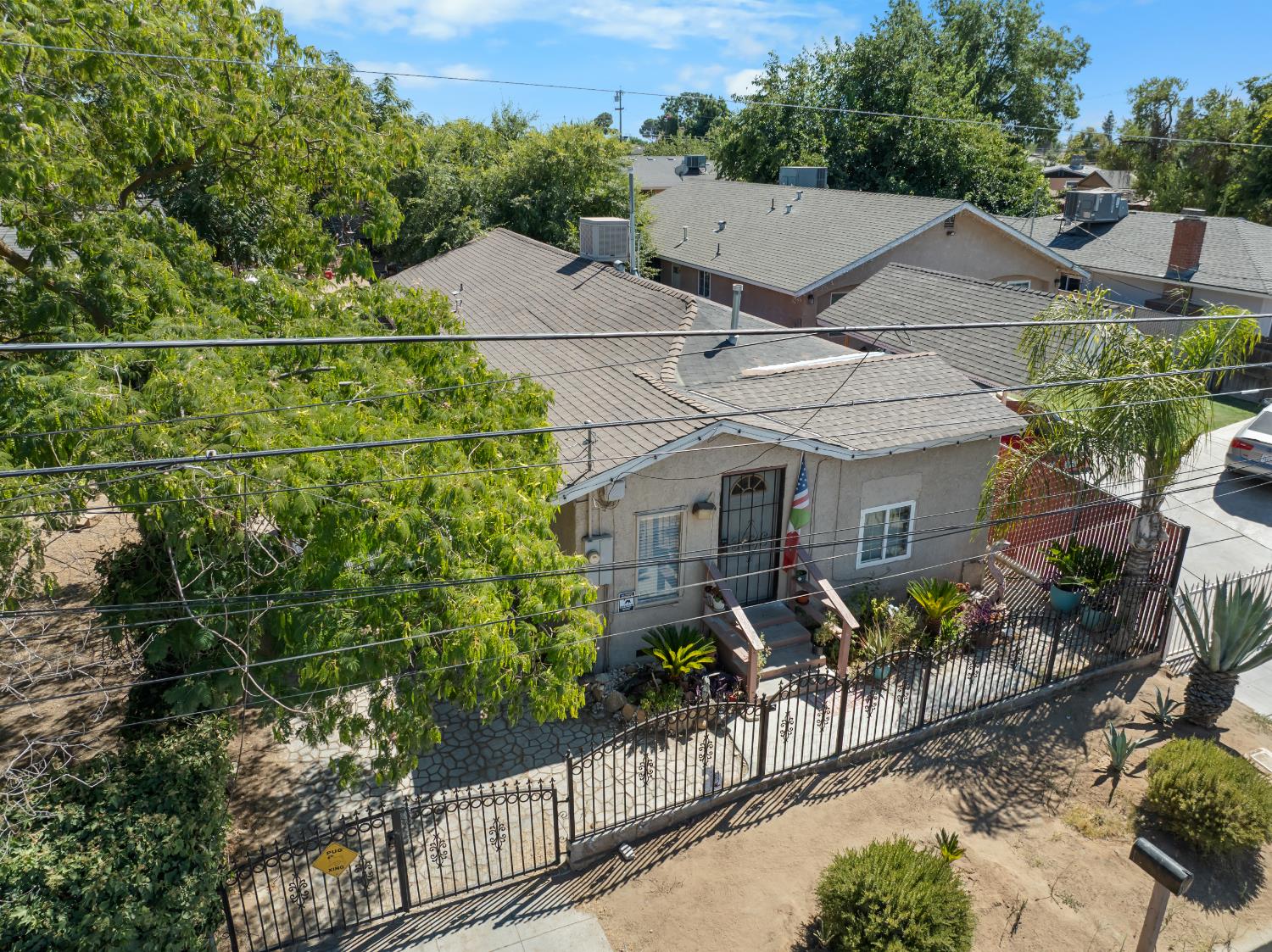 131 W Atchinson, Fresno, CA 93706
