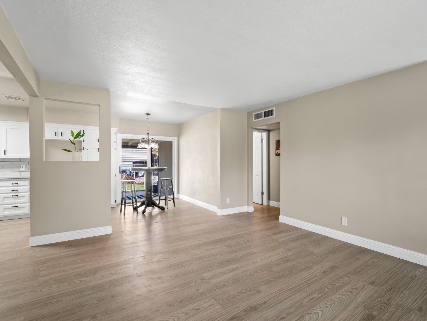 10401 E Bullard Ave, Clovis, CA 93619