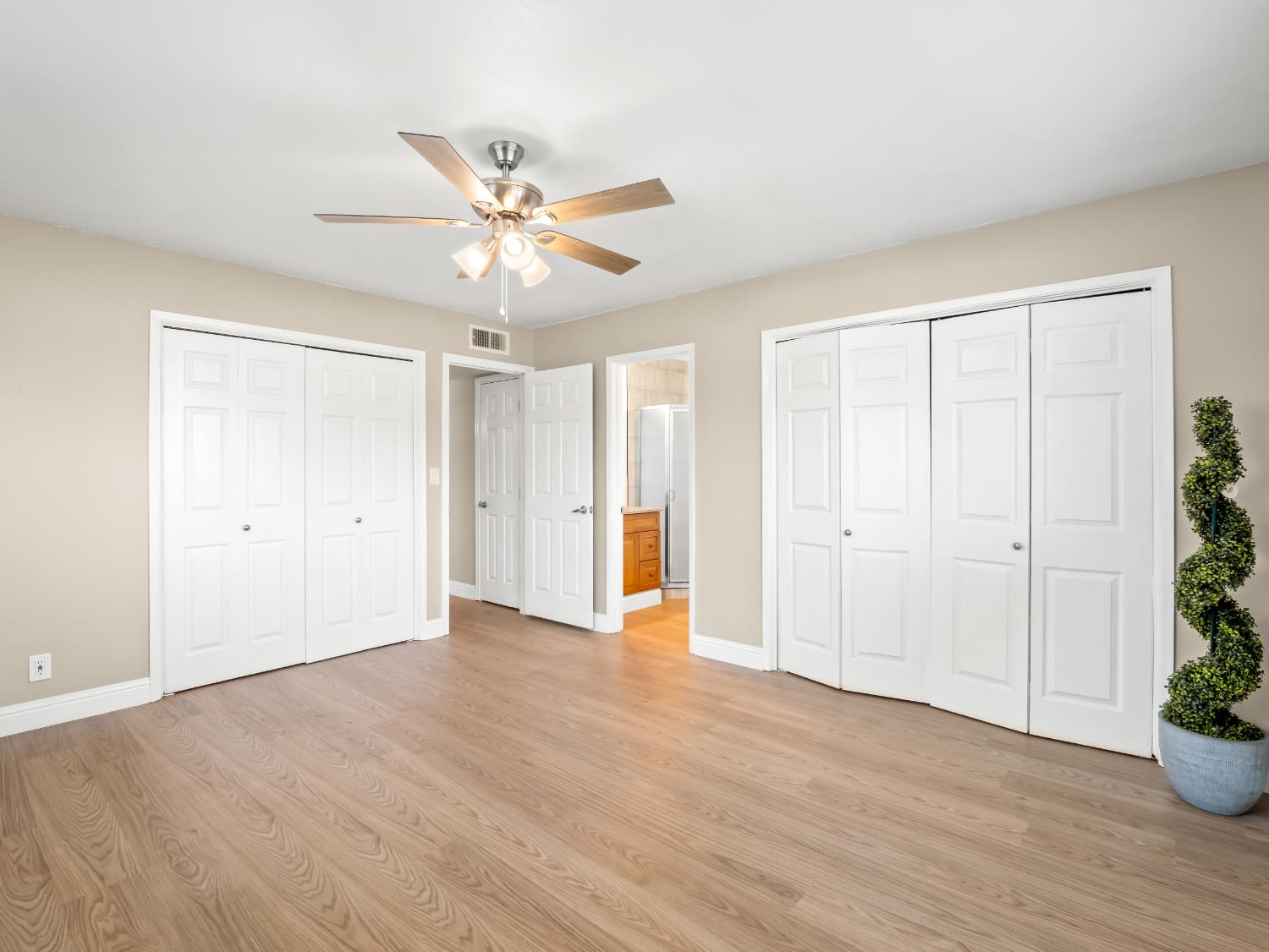 10401 E Bullard Ave, Clovis, CA 93619