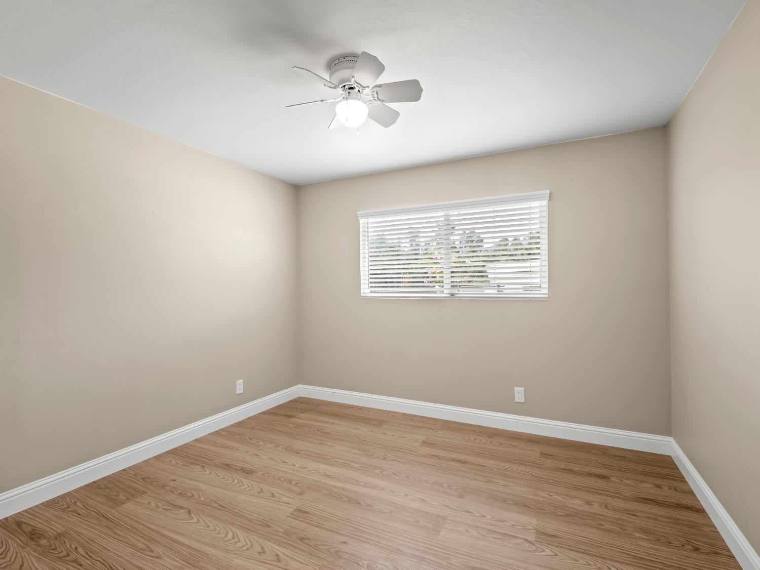 10401 E Bullard Ave, Clovis, CA 93619