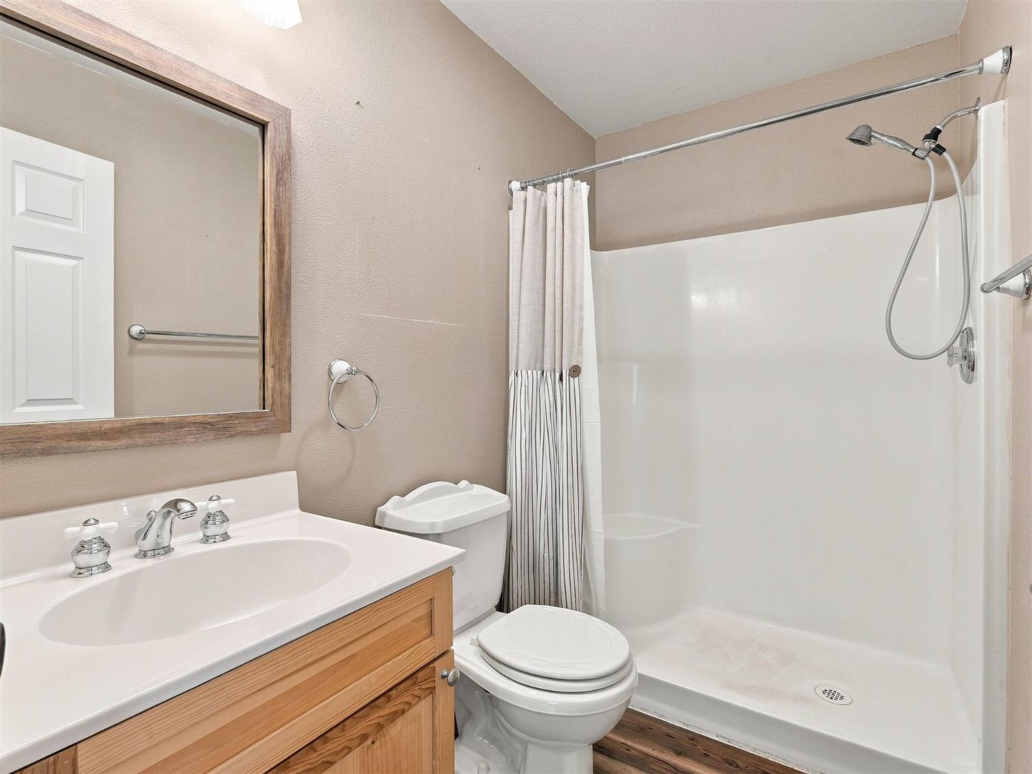 39482 Chickadee, Bass Lake, CA 93604
