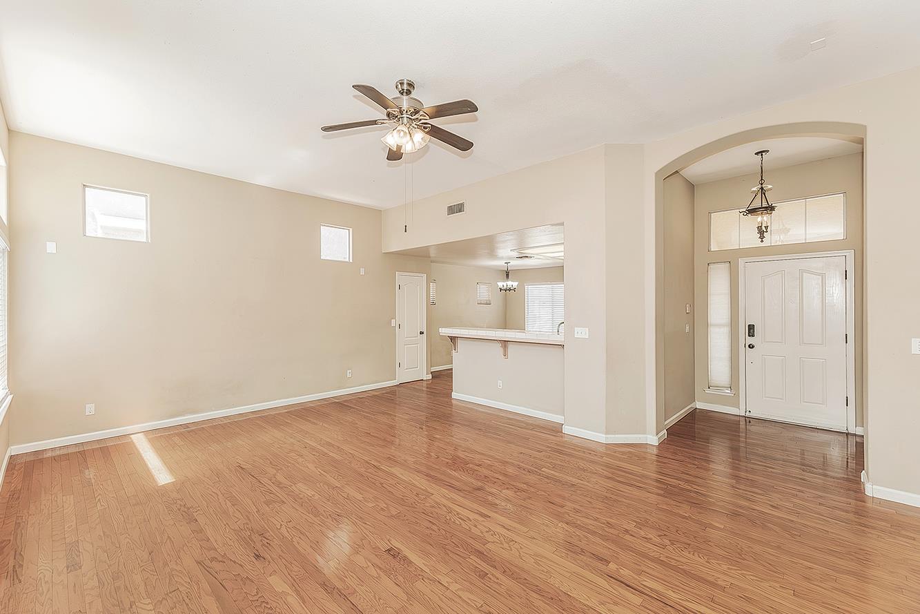6023 W Alluvial Ave, Fresno, CA 93722