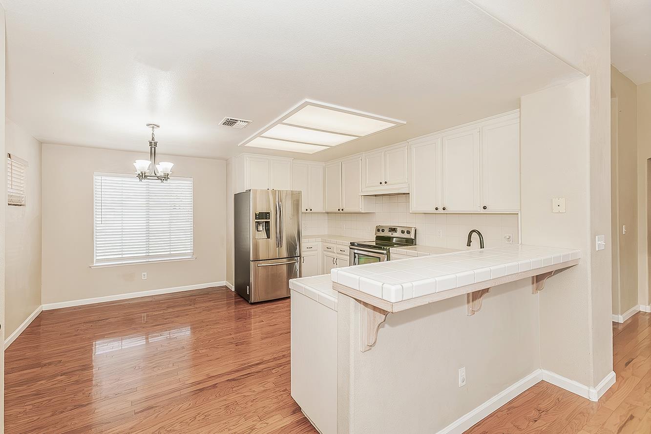 6023 W Alluvial Ave, Fresno, CA 93722