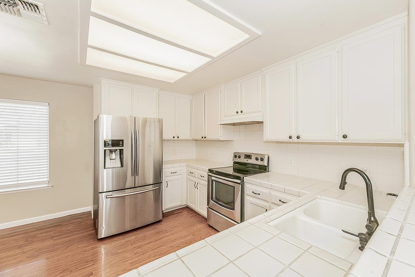 6023 W Alluvial Ave, Fresno, CA 93722