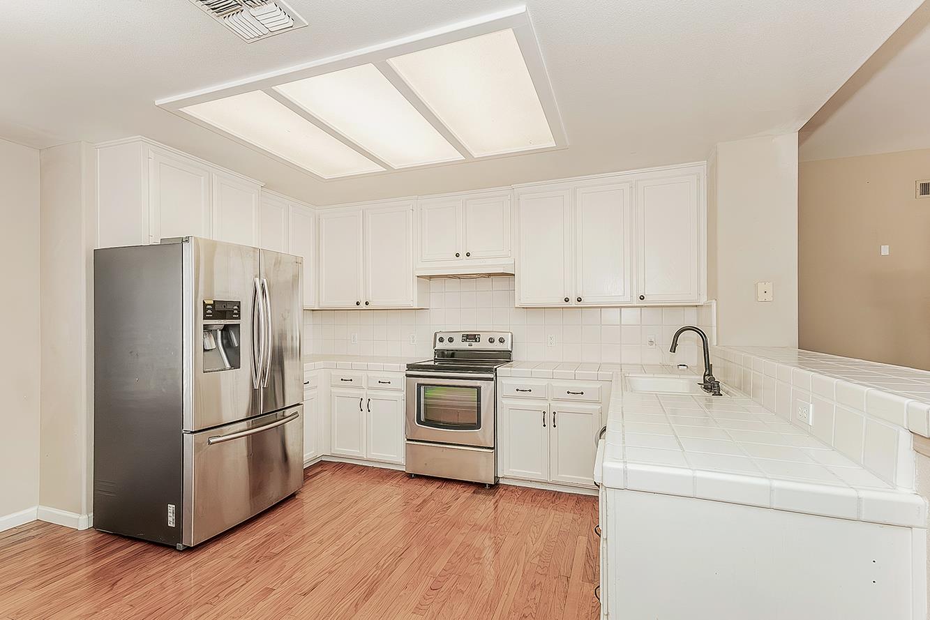 6023 W Alluvial Ave, Fresno, CA 93722