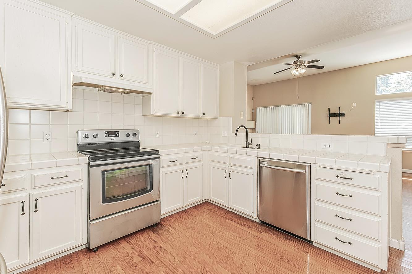 6023 W Alluvial Ave, Fresno, CA 93722