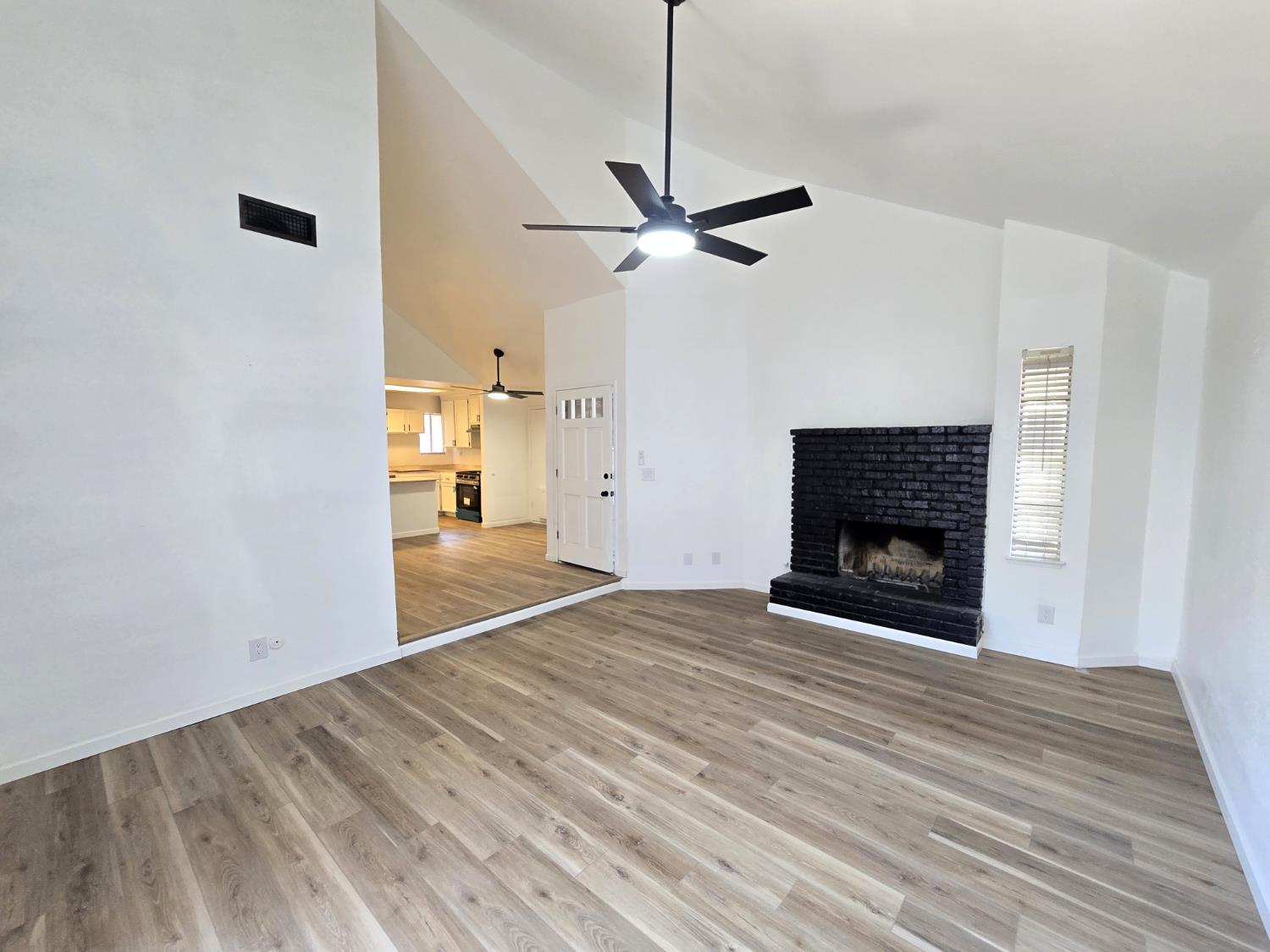 381 E Nees Ave #133, Fresno, CA 93720