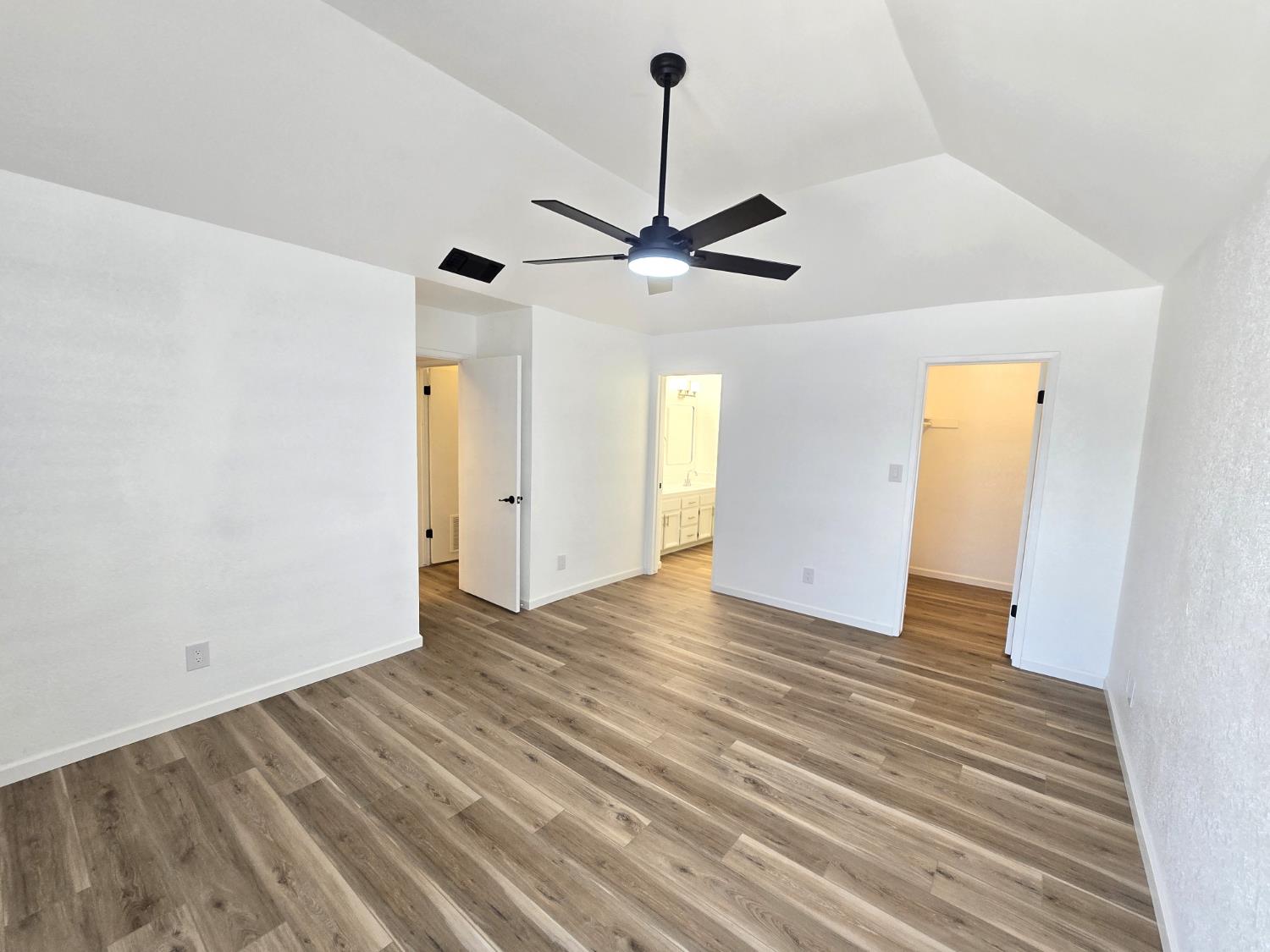 381 E Nees Ave #133, Fresno, CA 93720