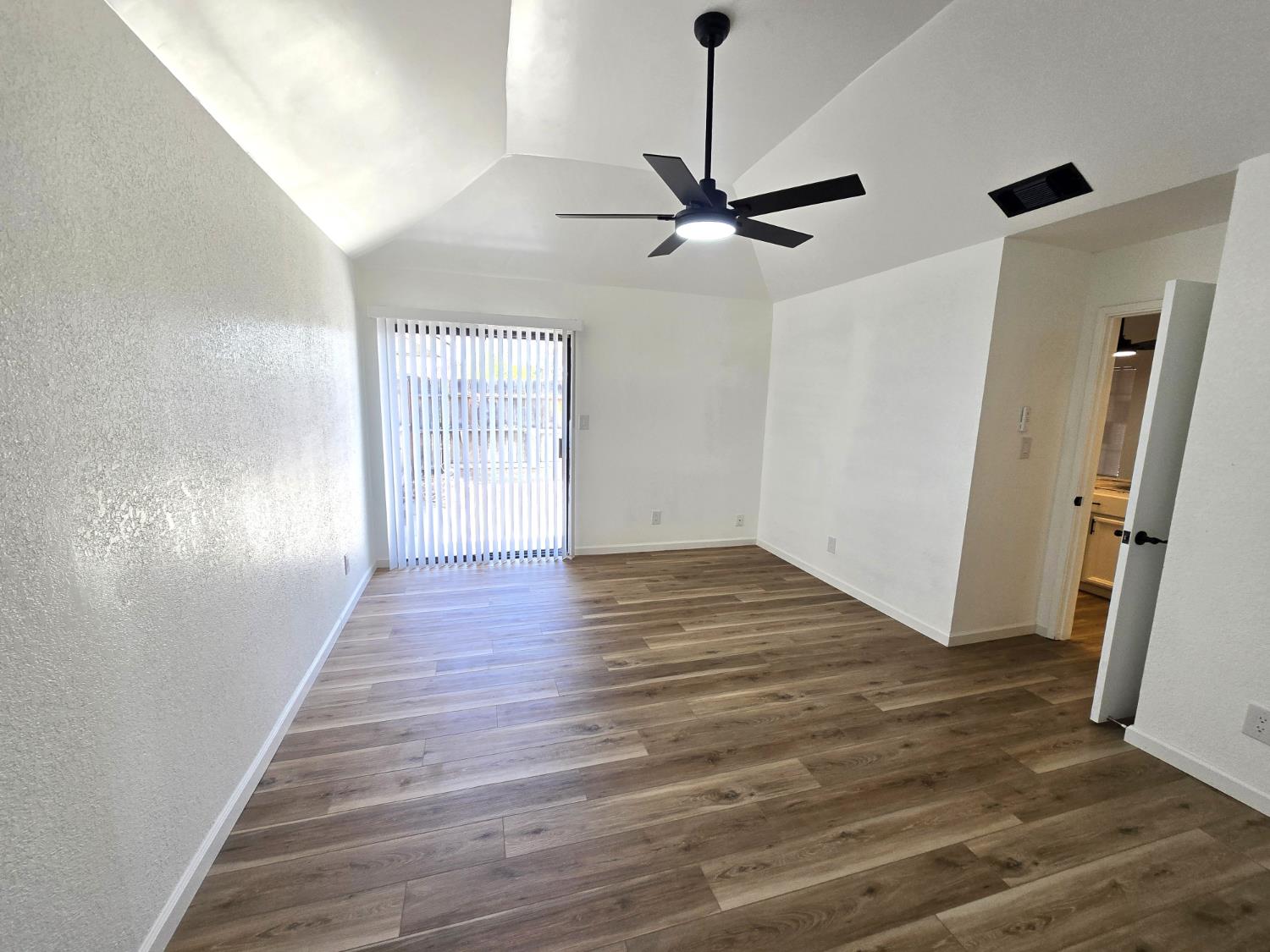 381 E Nees Ave #133, Fresno, CA 93720