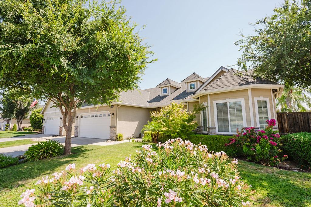 3136 N Mckelvey Ave, Fresno, CA 93727