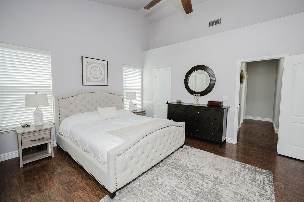 3136 N Mckelvey Ave, Fresno, CA 93727