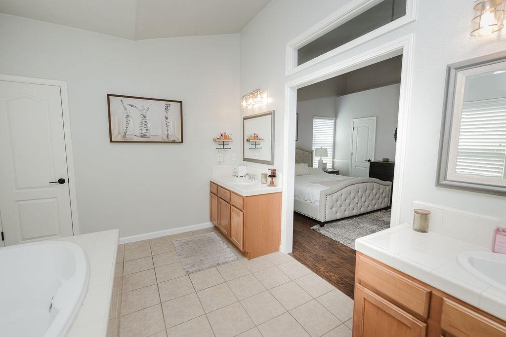 3136 N Mckelvey Ave, Fresno, CA 93727