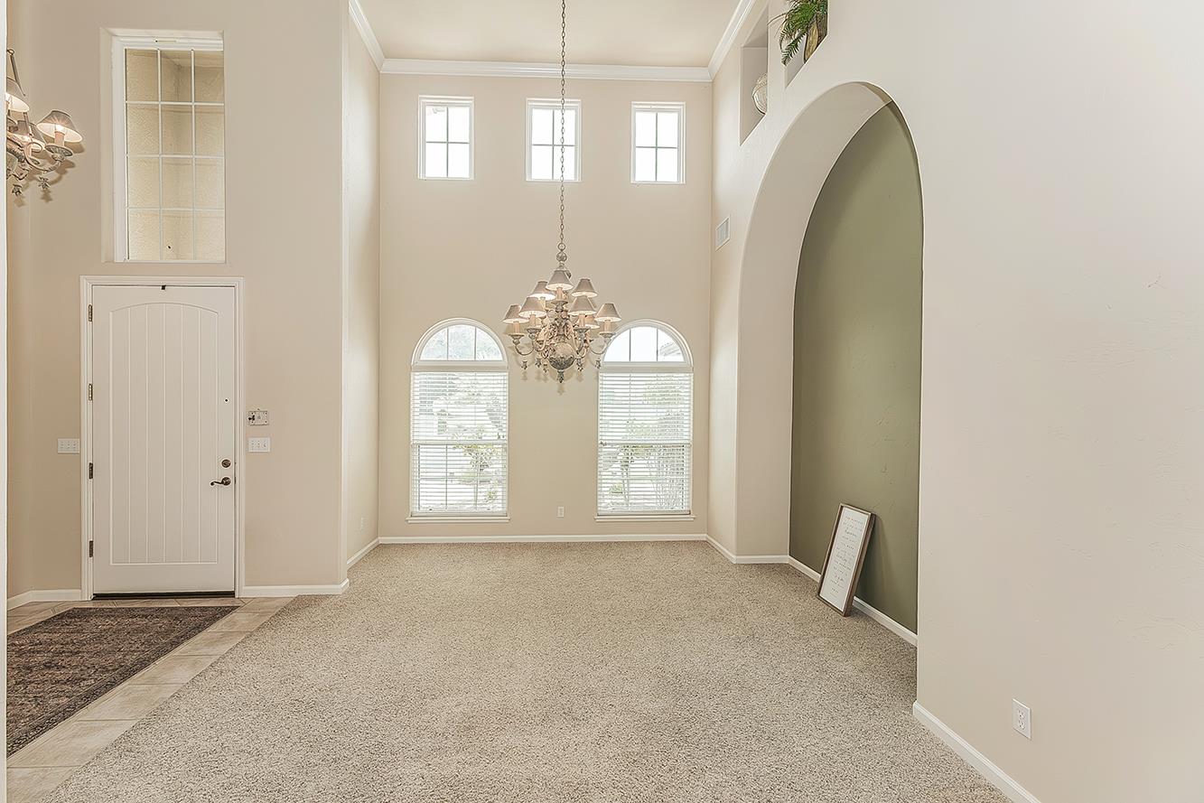 4477 N Quail Lake Dr, Clovis, CA 93619