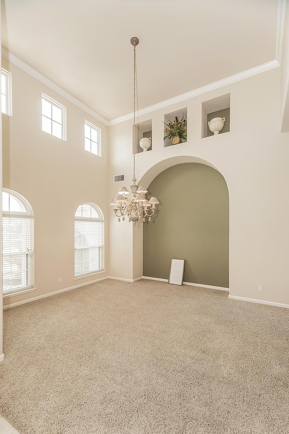 4477 N Quail Lake Dr, Clovis, CA 93619