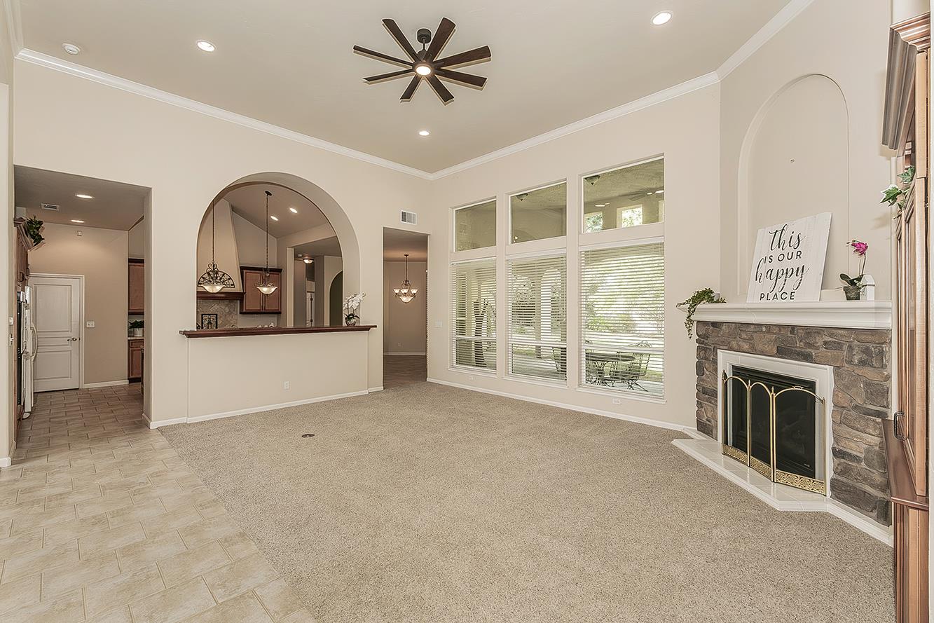 4477 N Quail Lake Dr, Clovis, CA 93619