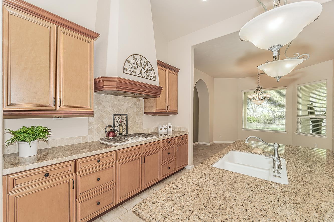 4477 N Quail Lake Dr, Clovis, CA 93619