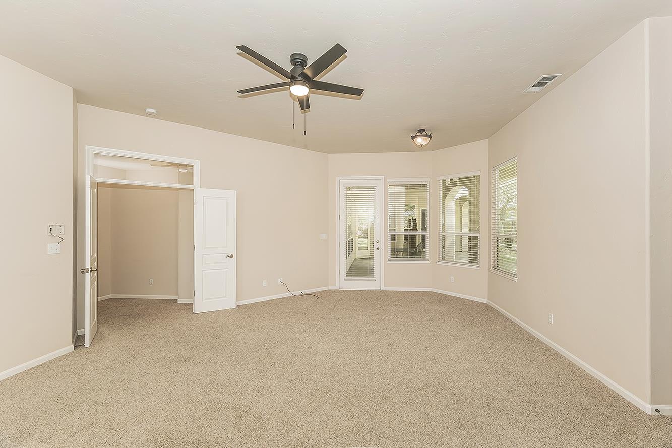 4477 N Quail Lake Dr, Clovis, CA 93619