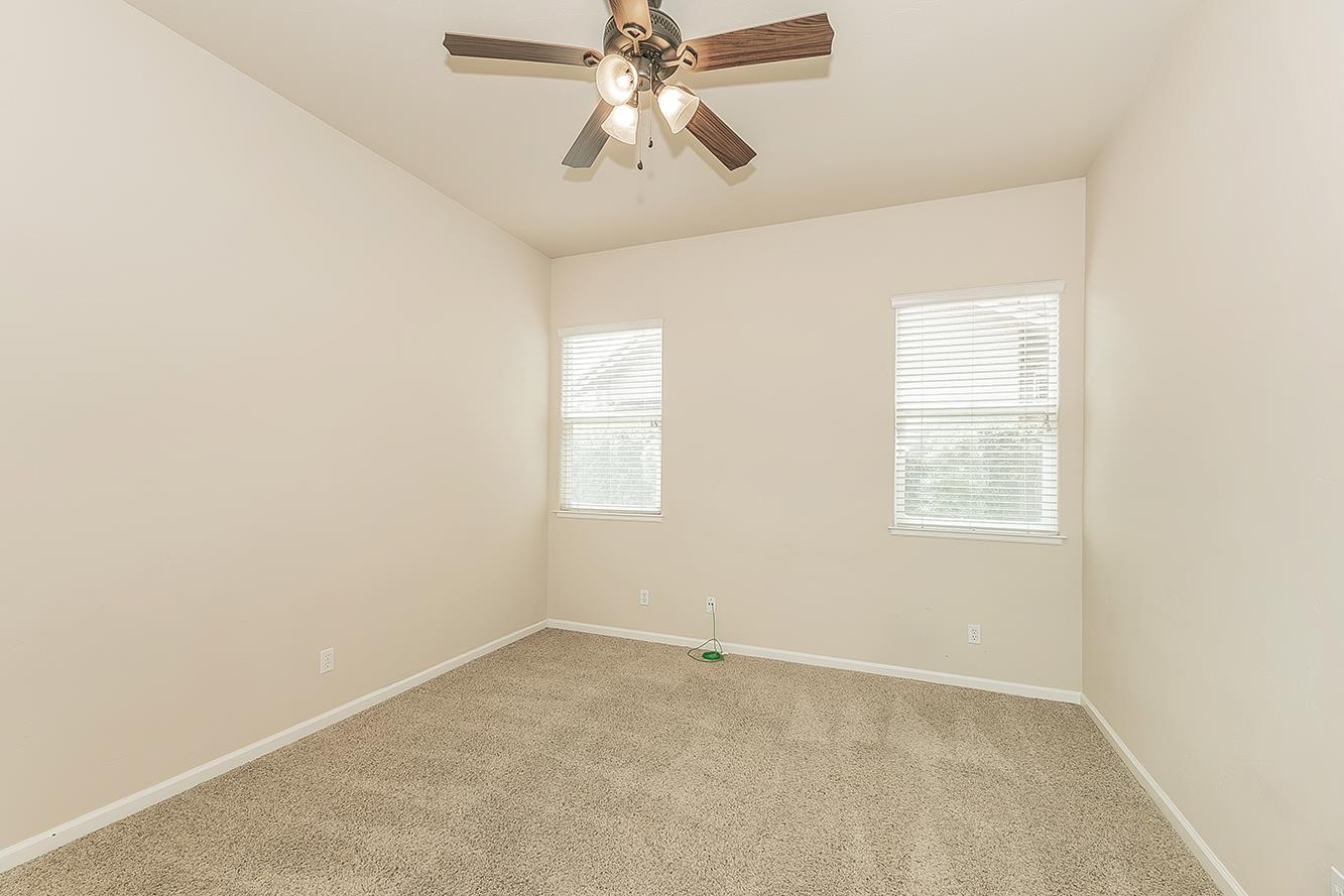 4477 N Quail Lake Dr, Clovis, CA 93619